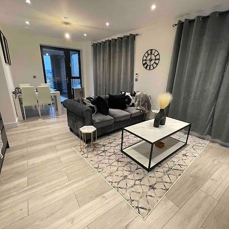 Stylish And Cosy 2 Bedroom Flat In Κρόιντον Εξωτερικό φωτογραφία
