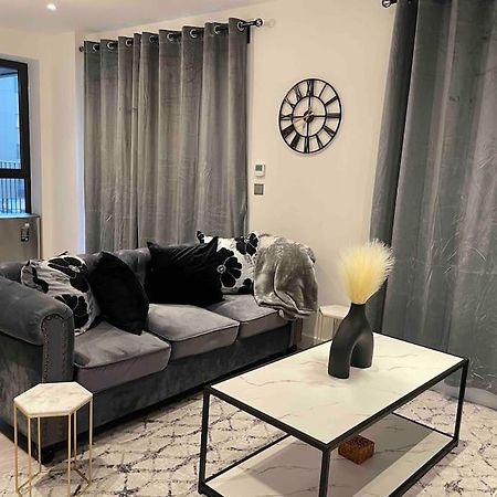 Stylish And Cosy 2 Bedroom Flat In Κρόιντον Εξωτερικό φωτογραφία