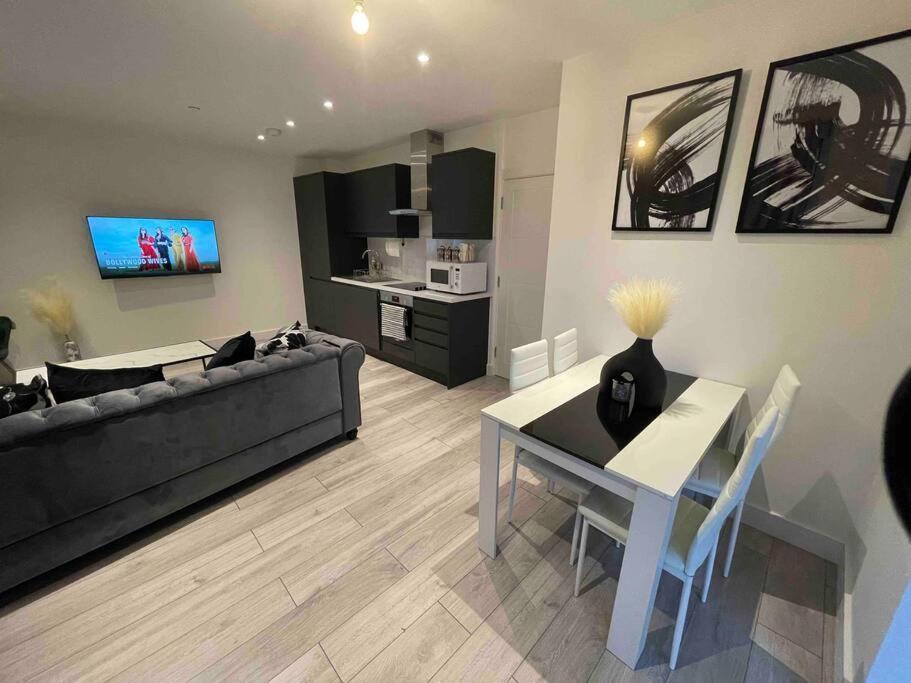 Stylish And Cosy 2 Bedroom Flat In Κρόιντον Εξωτερικό φωτογραφία