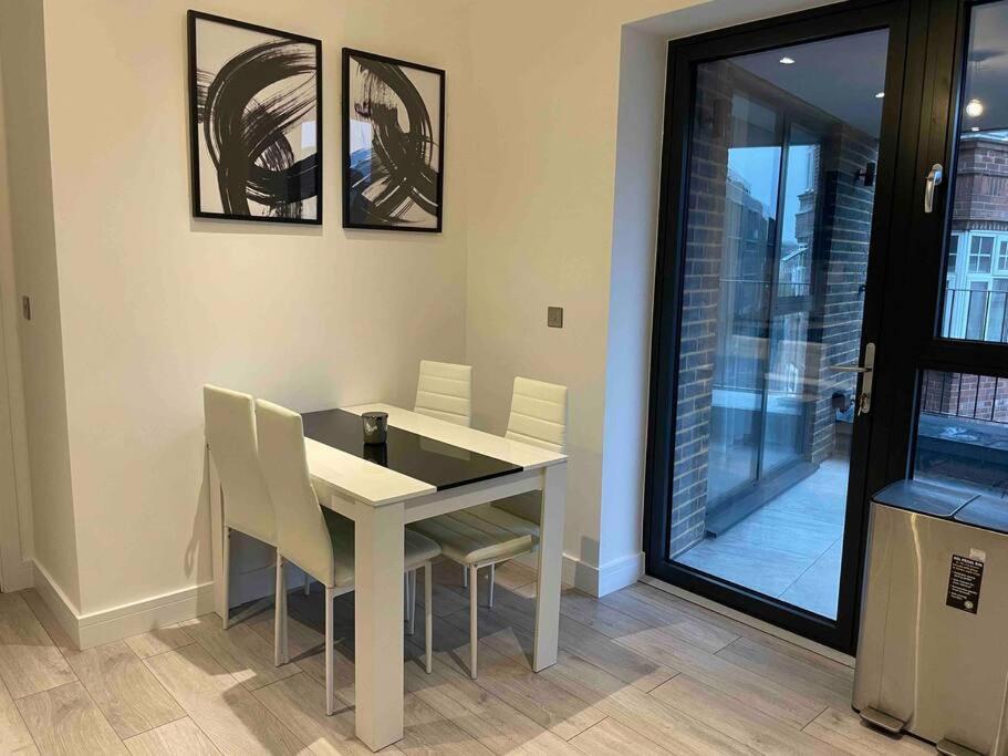 Stylish And Cosy 2 Bedroom Flat In Κρόιντον Εξωτερικό φωτογραφία