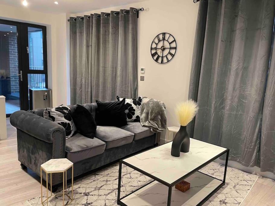 Stylish And Cosy 2 Bedroom Flat In Κρόιντον Εξωτερικό φωτογραφία