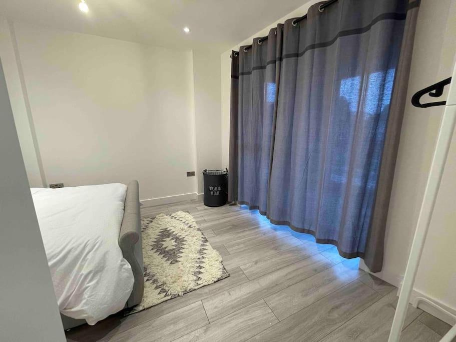 Stylish And Cosy 2 Bedroom Flat In Κρόιντον Εξωτερικό φωτογραφία